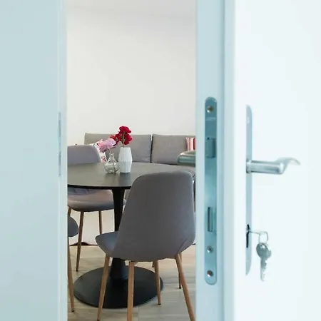 Strokay - Few Minutes Walk From Balaton Apartament