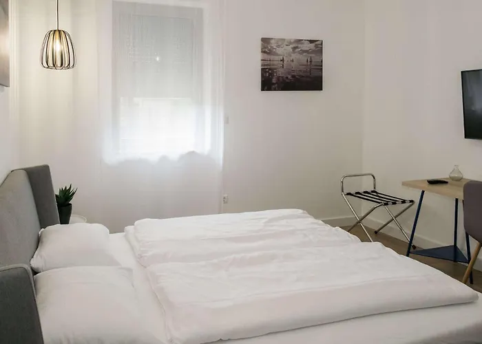 شقة Strokay - Few Minutes Walk From Balaton *